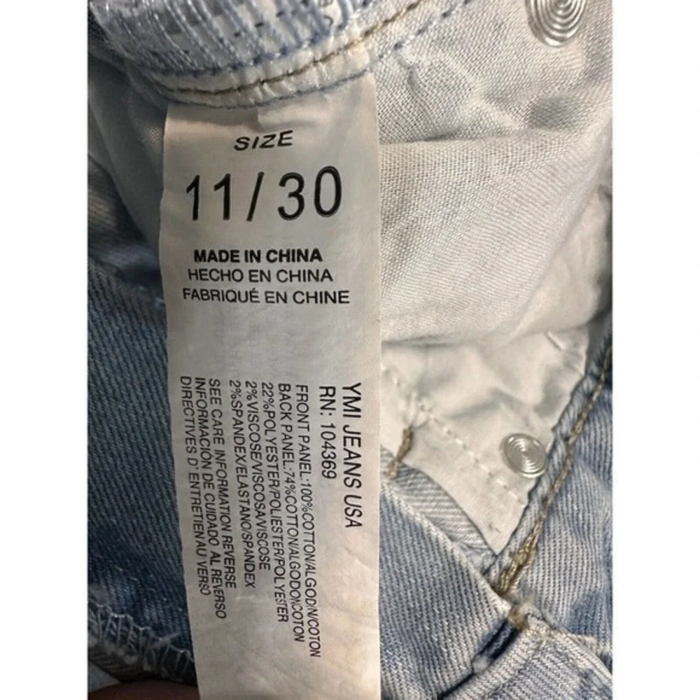 YMI Junior Distressed Shorts Size 11/ 30 Denim Light‎ Wash Dream Collection #864